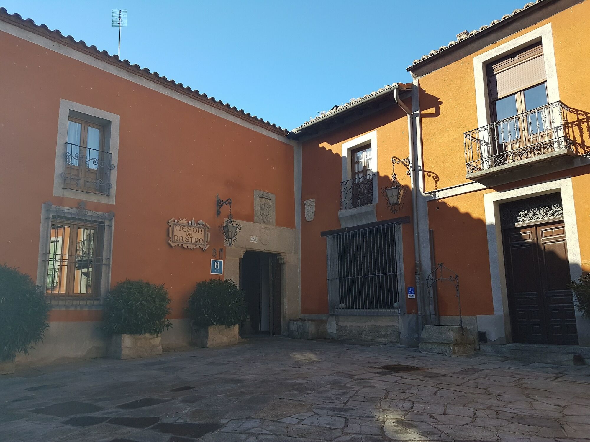 Hostal El Rastro Ávila エクステリア 写真